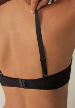 Intimissimi Sveva Invisible Touch - Soutien-Gorge À Balconnet - Nero 21 Intimissimi Sveva Invisible Touch - Soutien-Gorge À Balconnet - Nero -Next Soldes 732d8b2984a24bc882fb2f1031f2f91d