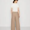 WEEKDAY Adisa Suiting Trouser - Pantalon Cargo - Mole Medium Dusty 1 WEEKDAY Adisa Suiting Trouser - Pantalon Cargo - Mole Medium Dusty -Next Soldes 74b5b586c428442685e6348208dceea0