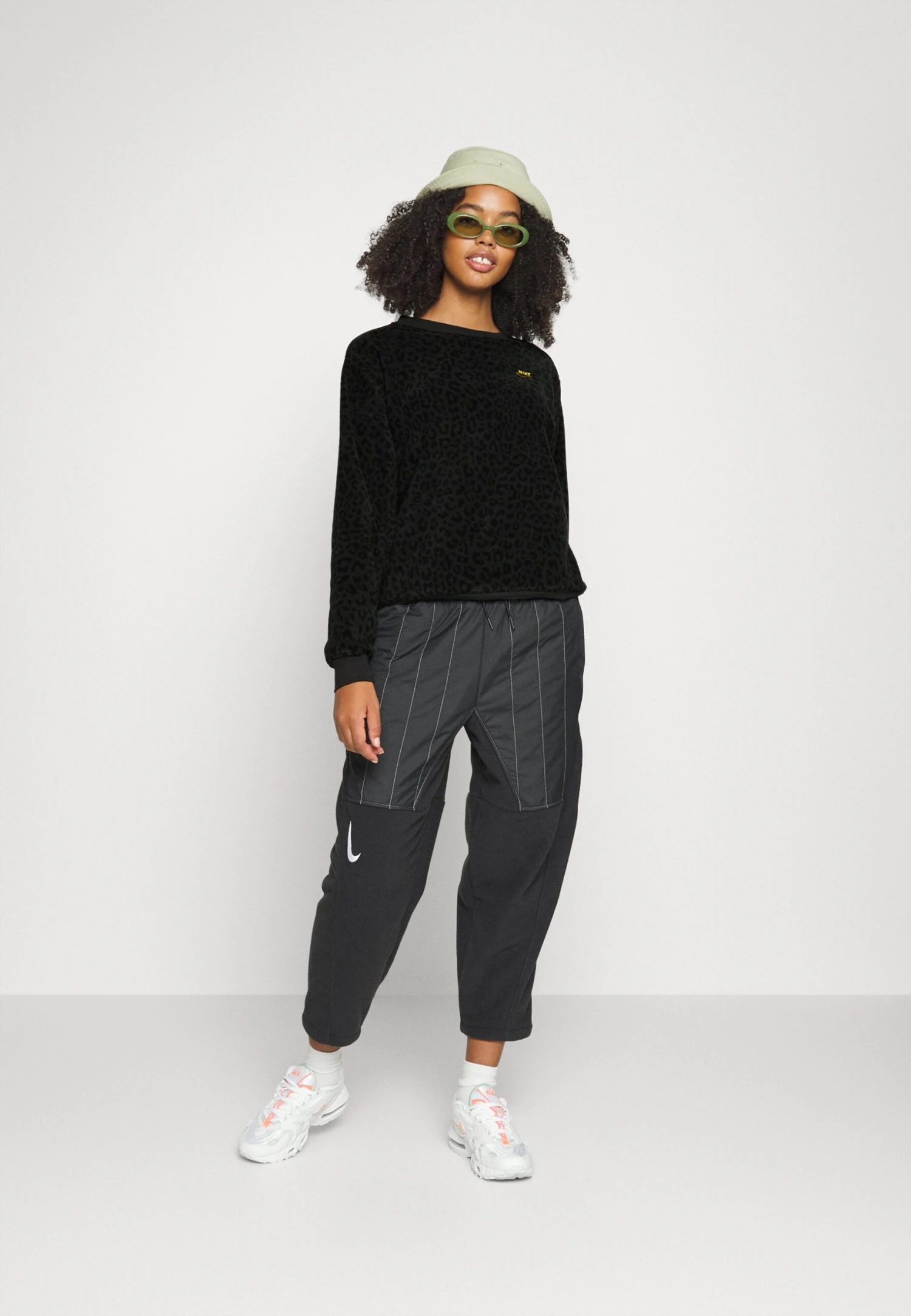 Nike Sportswear Crew - Sweat Polaire - Off Noir 4 Nike Sportswear Crew - Sweat Polaire - Off Noir – Image 2