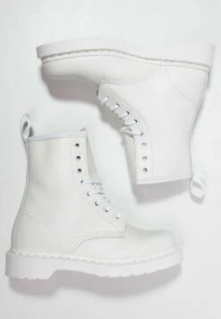 Dr. Martens 1460 Mono Boot - Bottines À Lacets - White 9 Dr. Martens 1460 Mono Boot - Bottines À Lacets - White -Next Soldes 79ab252b6d674f8abe31dccfdf8ba629