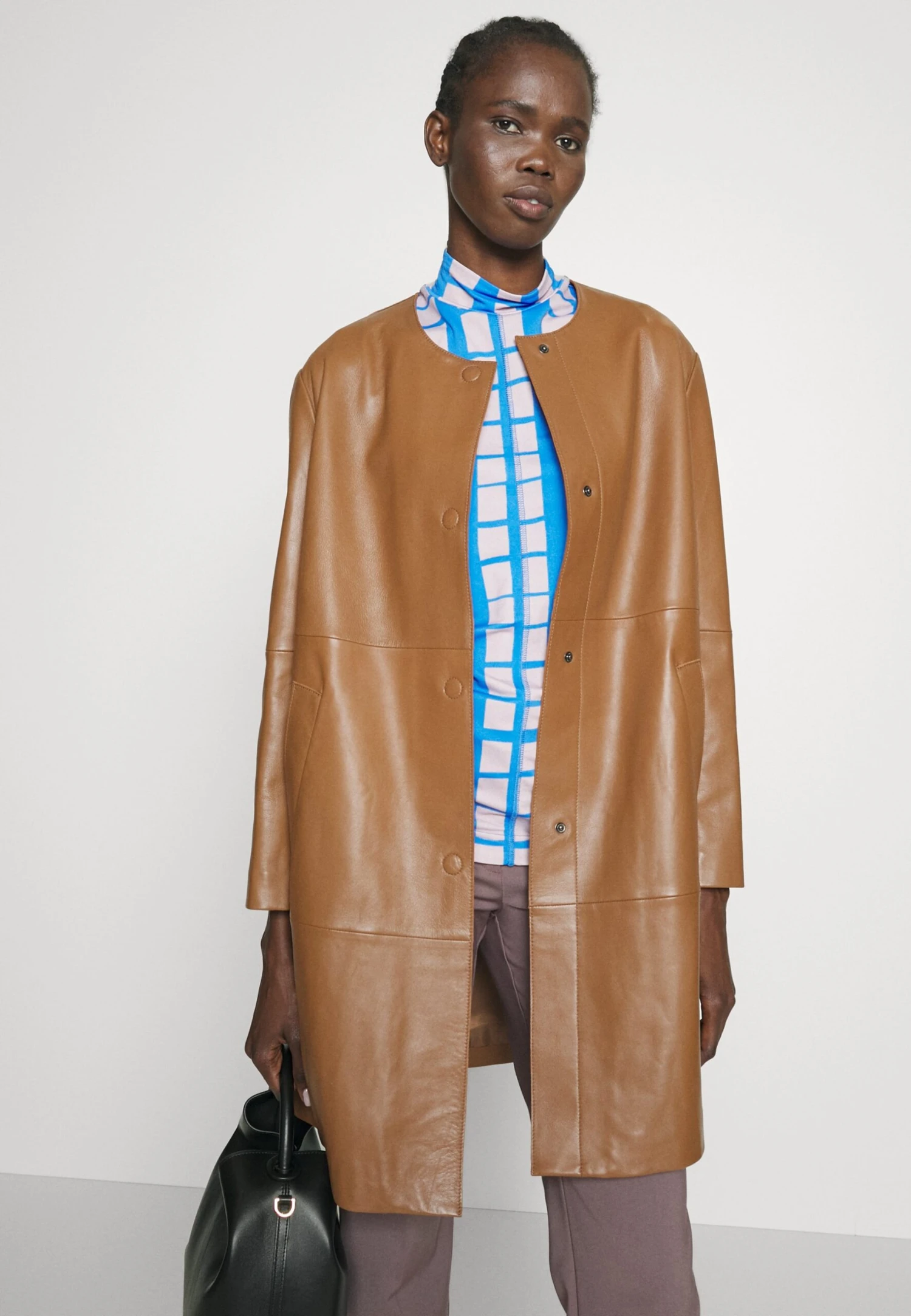 Maia - Manteau Court - Cuoio 6 Maia - Manteau Court - Cuoio – Image 4