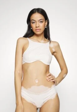 Triumph Natural Spotlight - Soutien-Gorge À Armatures - Fresh Powder 13 Triumph Natural Spotlight - Soutien-Gorge À Armatures - Fresh Powder -Next Soldes 7a87f39074944d848a5fc73e1c799732