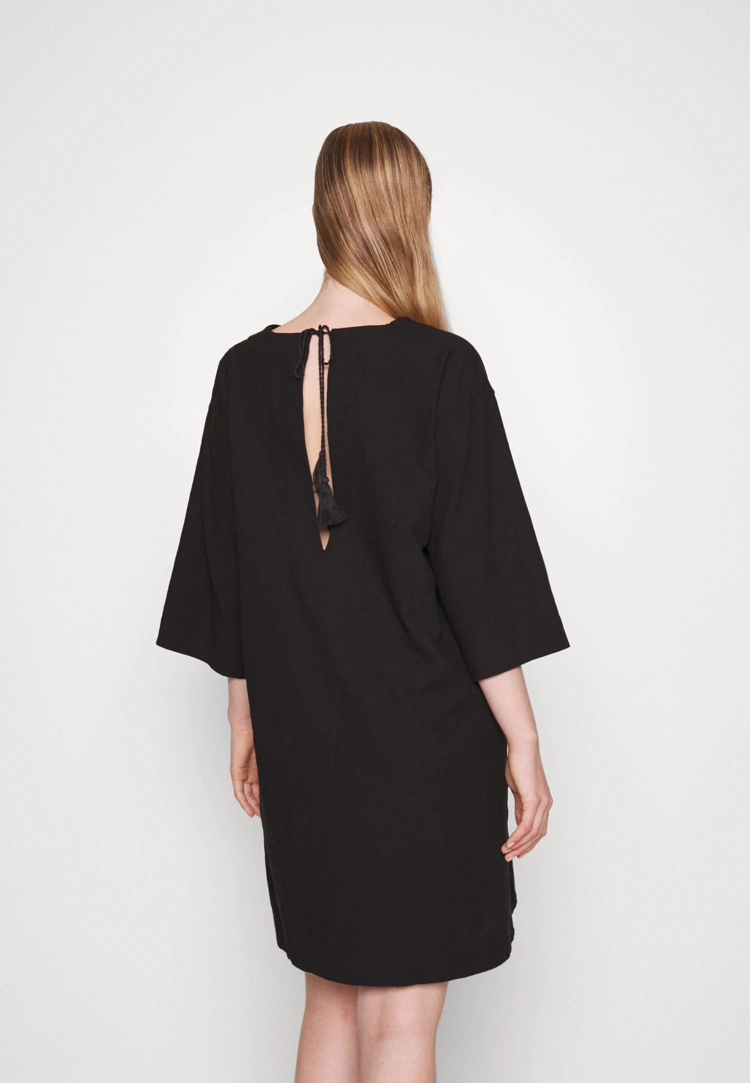 ARKET Accessoire De Plage - Black 5 ARKET Accessoire De Plage - Black – Image 3