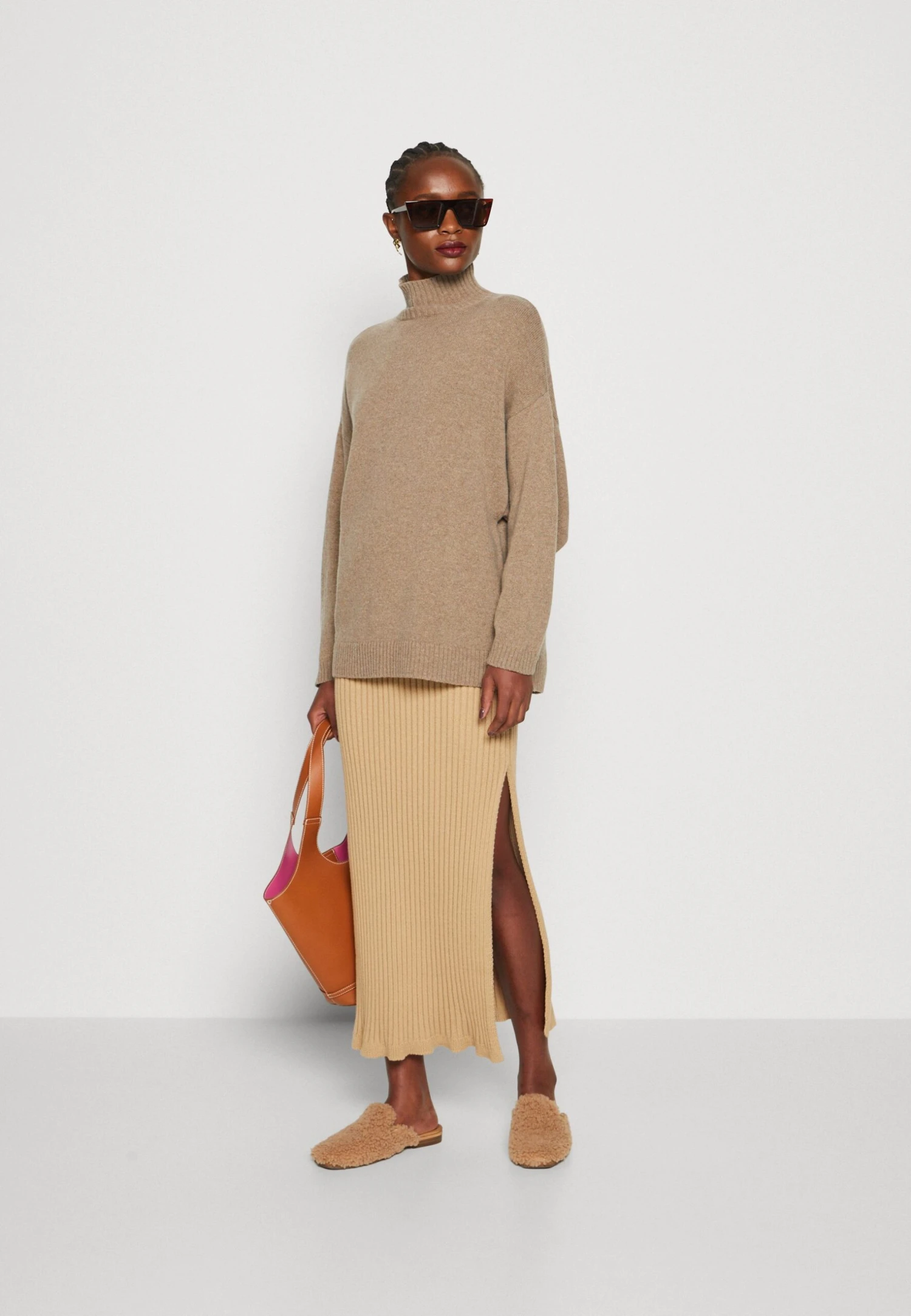 ALOHAS Passenger - Pullover - Brown 4 ALOHAS Passenger - Pullover - Brown – Image 2