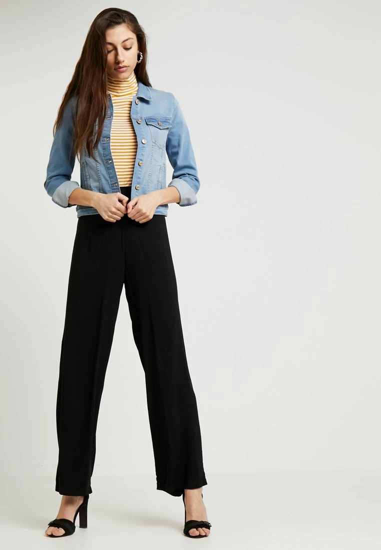 ONLY Onltia Jacket - Veste En Jean - Light Blue Denim 4 ONLY Onltia Jacket - Veste En Jean - Light Blue Denim – Image 2