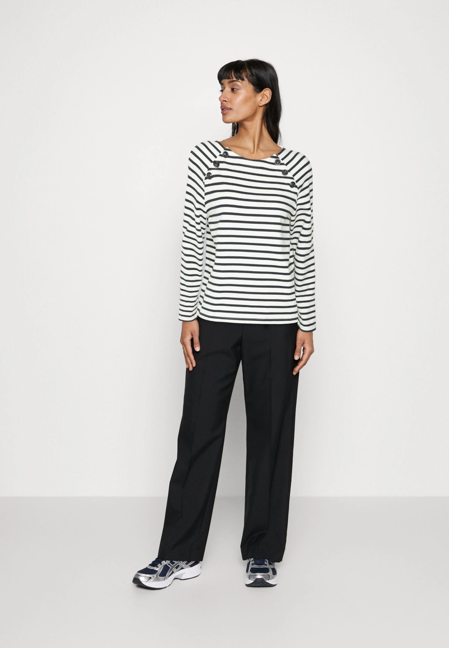 PETIT BATEAU Mariniere - Sweatshirt - Marshmallow/Smoking 4 PETIT BATEAU Mariniere - Sweatshirt - Marshmallow/Smoking – Image 2