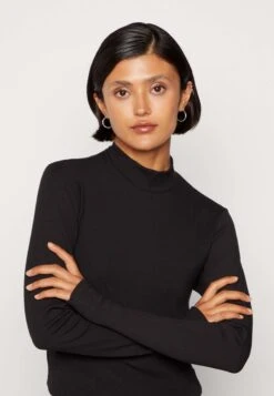 Minimum Mocki - T-Shirt À Manches Longues - Black 11 Minimum Mocki - T-Shirt À Manches Longues - Black -Next Soldes 7d7d85274c7c4db19626b4baafde3e9a