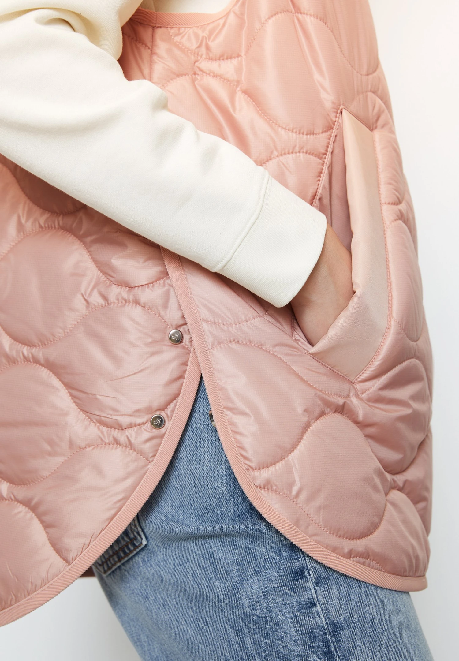 Marc O'Polo Onion Quilting Padded Side Slits Fixed Hood Patch - Veste Sans Manches - Rose Powder 6 Marc O'Polo Onion Quilting Padded Side Slits Fixed Hood Patch - Veste Sans Manches - Rose Powder – Image 4