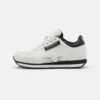 Emporio Armani Ally - Baskets Basses - White/Black 1 Emporio Armani Ally - Baskets Basses - White/Black -Next Soldes 82063ff5f4d242c4ae3697a4b40cb7de