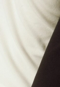 BERSHKA Long Sleeve Nirvana - T-Shirt À Manches Longues - White -Next Soldes 833b90a819fe47a780b1aeecaaeb83ec