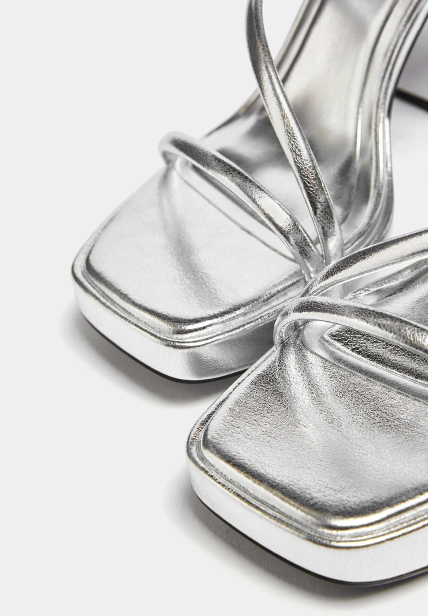 PULL & BEAR Sandales À Plateforme - Silver Coloured 8 PULL & BEAR Sandales À Plateforme - Silver Coloured – Image 6