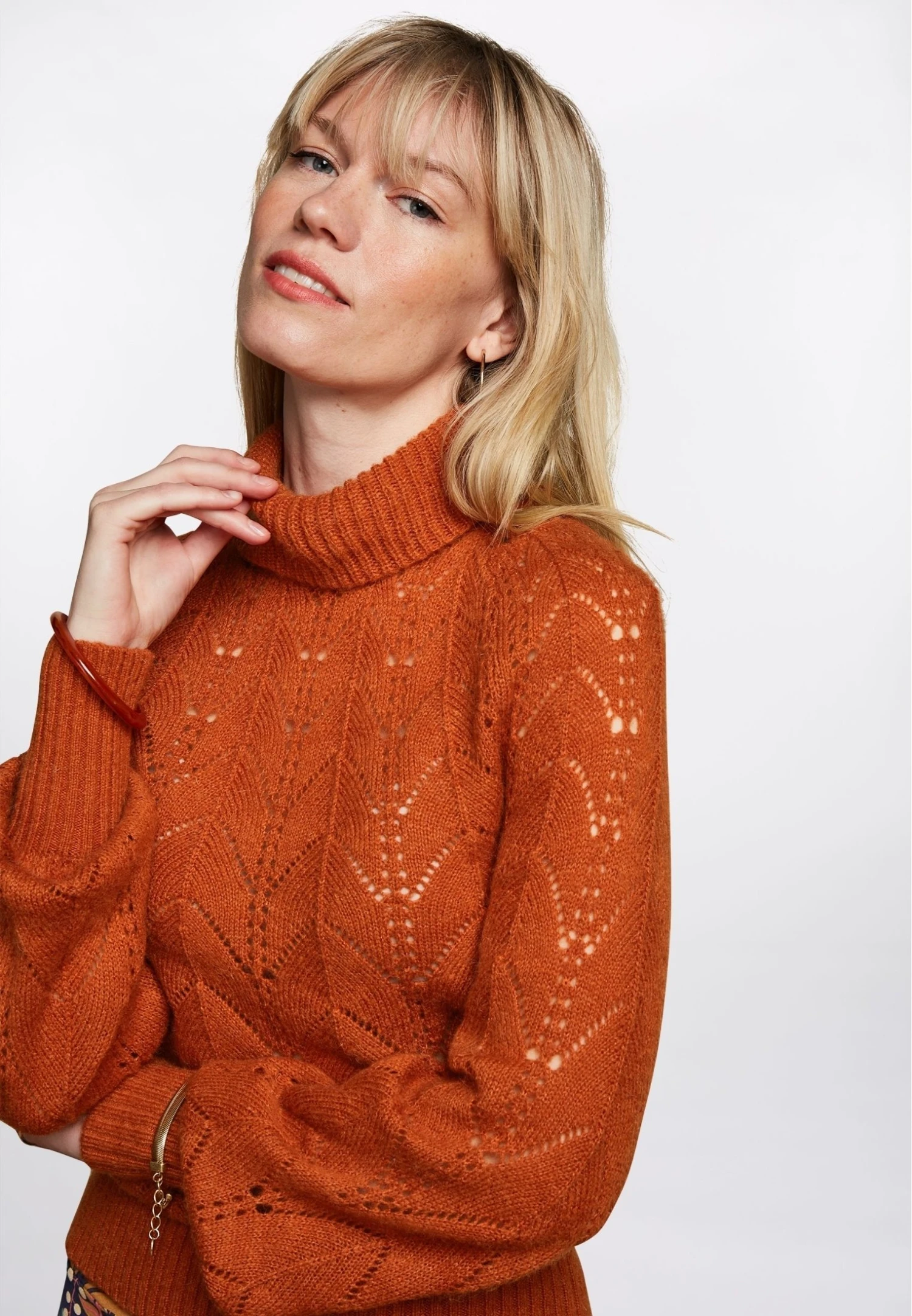 King Louie Jeanie Rollneck Farfalle - Pullover - Caramel 5 King Louie Jeanie Rollneck Farfalle - Pullover - Caramel – Image 3