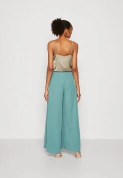 Wal G Buzz Trouser - Pantalon Classique - Sage Green 10 Wal G Buzz Trouser - Pantalon Classique - Sage Green -Next Soldes 86bb154bc03d439aa8e1e4cfe80cb060