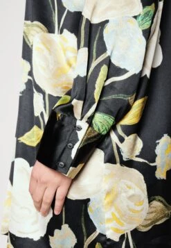 Vero Moda Curve Vmrenee Oversize Shirt - T-Shirt À Manches Longues - Black/Renee -Next Soldes 873f42134bd84da3a00ab6ada7951623