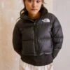 The North Face Nuptse Short Jacket - Doudoune - Black 1 The North Face Nuptse Short Jacket - Doudoune - Black -Next Soldes 87d460705b93453dae37f721af0ef97e