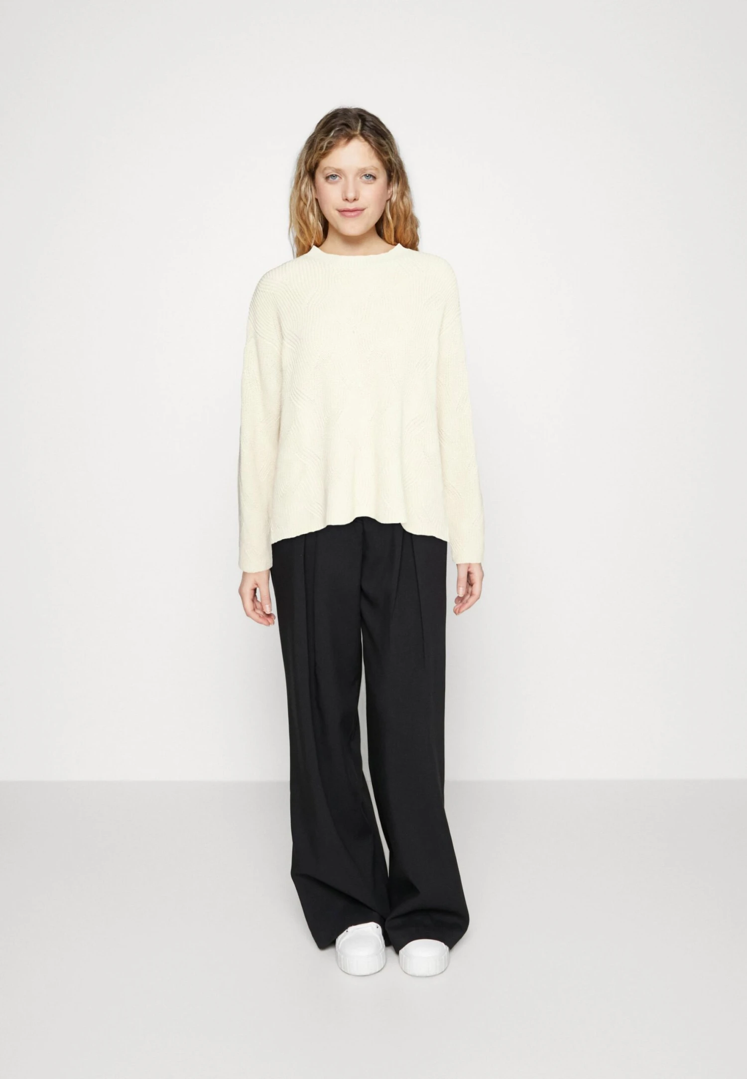 Minimum Innia - Pullover - Birch 4 Minimum Innia - Pullover - Birch – Image 2