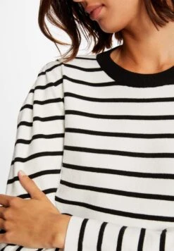 MORGAN Long Sleeved - Pullover - Off White 10 MORGAN Long Sleeved - Pullover - Off White -Next Soldes 893a8930c1f54c9ca66ae3da33aec45c