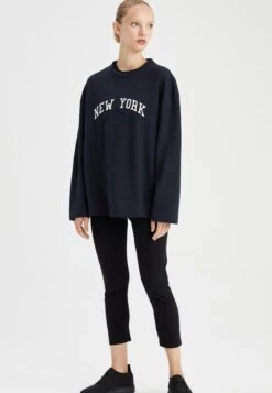 DeFacto Sweatshirt - Navy 7 DeFacto Sweatshirt - Navy -Next Soldes 8a37fcd425a3404784411070aec835d6