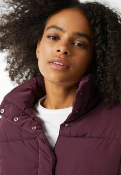 BERSHKA Short Puffer - Veste D'Hiver - Bordeaux -Next Soldes 8d787ea3084048438ed8f2bf9686bfe6