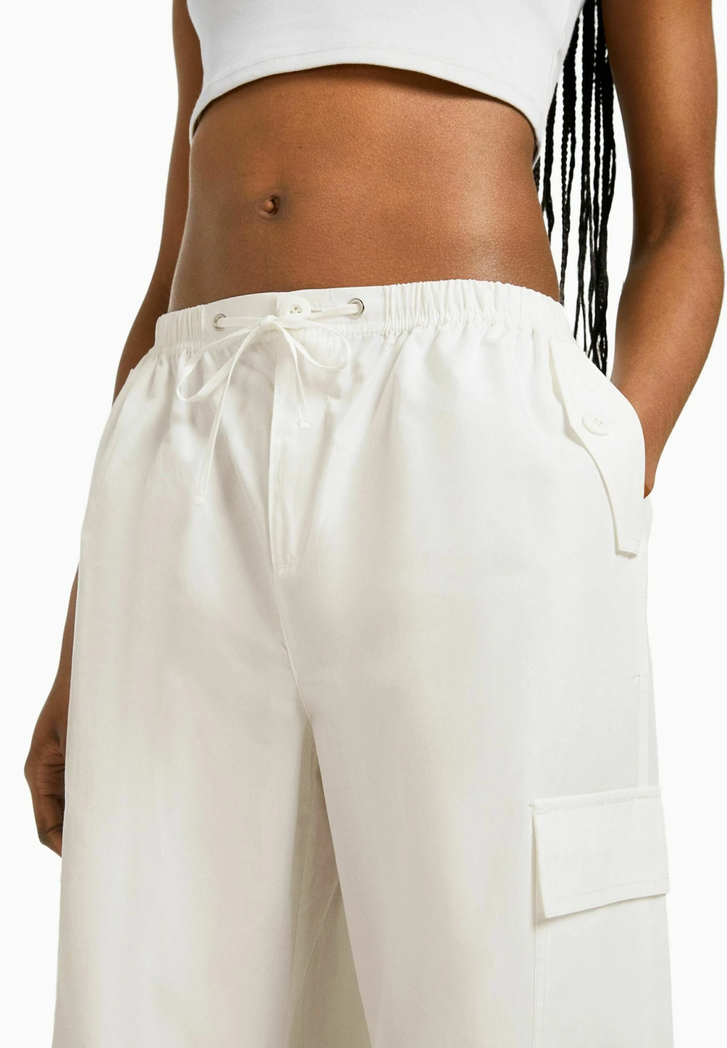 BERSHKA Parachute - Pantalon Cargo - Off White 6 BERSHKA Parachute - Pantalon Cargo - Off White â Image 4
