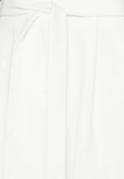 ONLY Onllizzo Belt Culotte - Pantalon Classique - White 12 ONLY Onllizzo Belt Culotte - Pantalon Classique - White -Next Soldes 8db4dbaaf18841a391b417bd1cfdc801