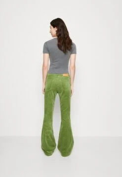 BDG Urban Outfitters Flare - Pantalon Classique - Avocado 10 BDG Urban Outfitters Flare - Pantalon Classique - Avocado -Next Soldes 8db7c39ca6f047acb833a3850e50c2ff