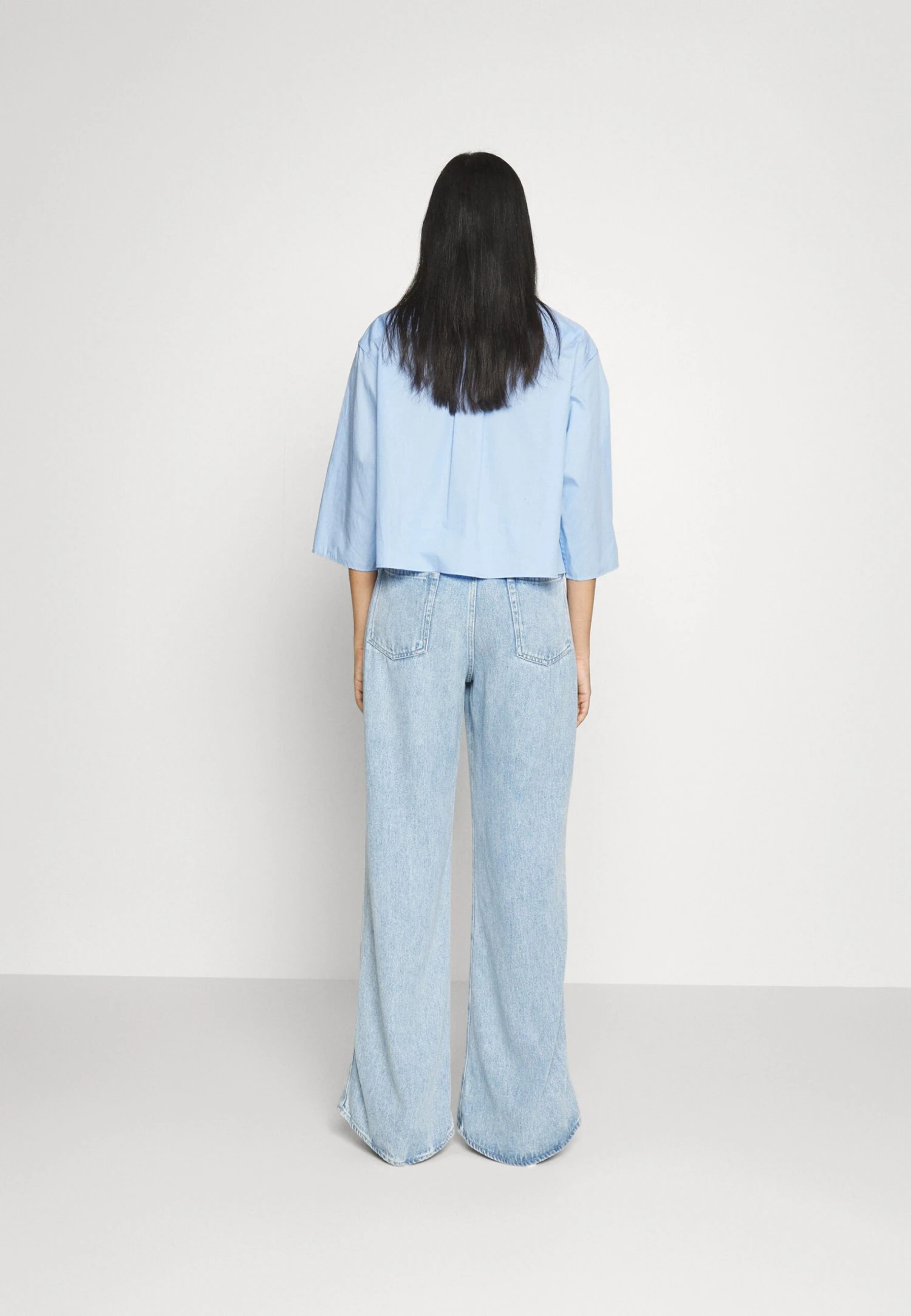 7 For All Mankind Lotta Laguna - Jean Bootcut - Light Blue 5 7 For All Mankind Lotta Laguna - Jean Bootcut - Light Blue – Image 3