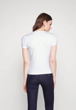 Emporio Armani T-Shirt Imprimé - White 10 Emporio Armani T-Shirt Imprimé - White -Next Soldes 91990678900b4bcfa75658a8930bfce6