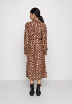 Vizino - Robe De Jour - Navy Blazer 9 Vizino - Robe De Jour - Navy Blazer -Next Soldes 91a2b1d2b3144e7ab43910892c46e8e8