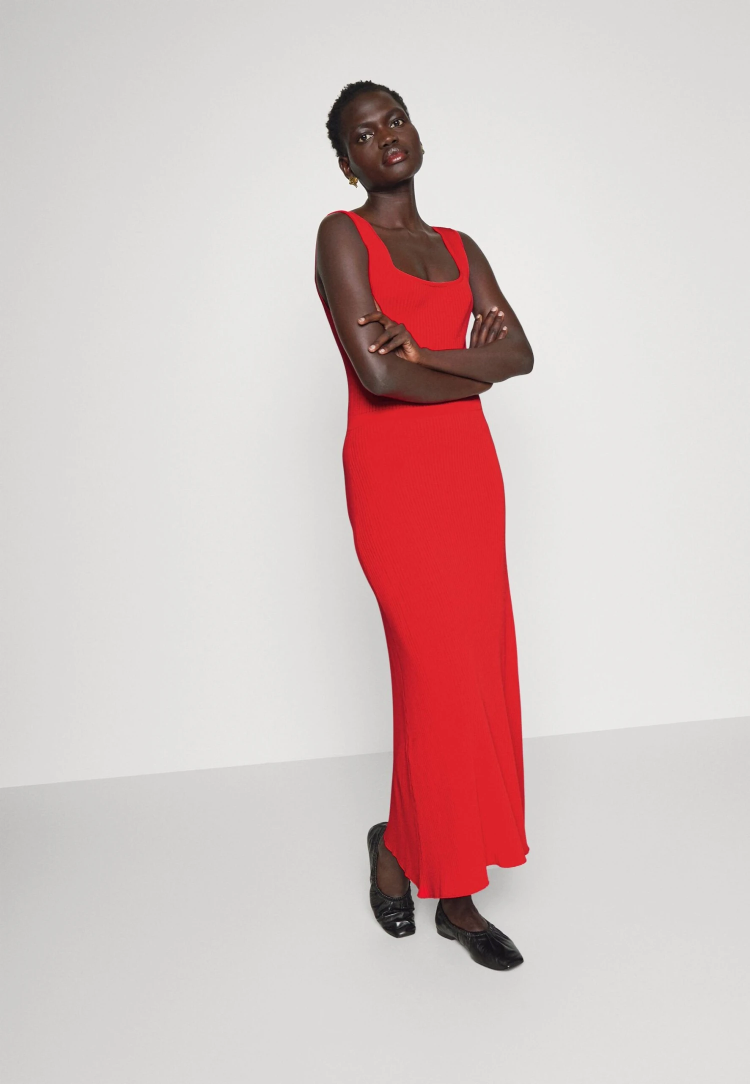 IVY OAK Kata - Robe Pull - Lipstick Red 6 IVY OAK Kata - Robe Pull - Lipstick Red – Image 4