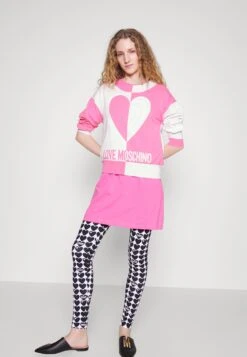 LOVE MOSCHINO Pullover - Fuchsia 11 LOVE MOSCHINO Pullover - Fuchsia -Next Soldes 951b35bf9e4045cf82a7b05c4e1cb5bd