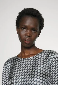 Max Mara Leisure Scrigno - T-Shirt À Manches Longues - Grigio Medio -Next Soldes 95ba921c14584a3cb27099dc27197ea8