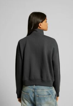 BERSHKA Print - Sweat Zippé - Dark Grey 10 BERSHKA Print - Sweat Zippé - Dark Grey -Next Soldes 96f9179840fb4a2e86eb99f766e6a791