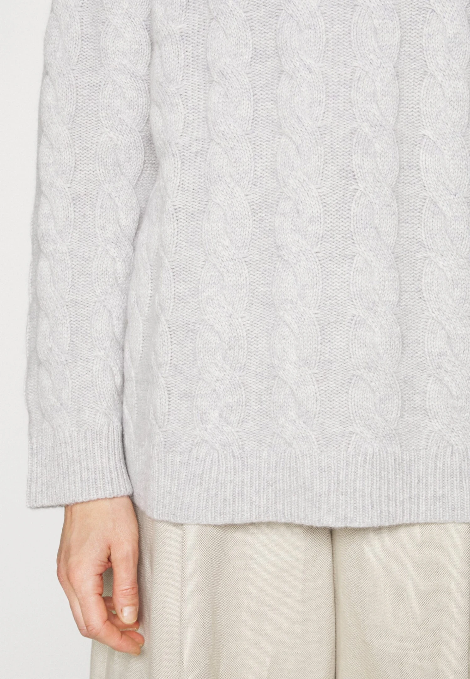 Classic Cable - Pullover - Grey 8 Classic Cable - Pullover - Grey – Image 6