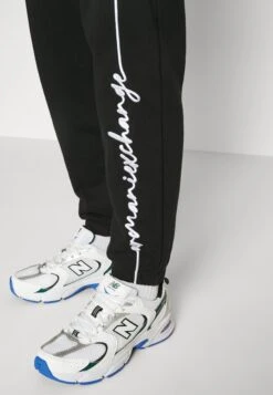 Armani Exchange Trouser - Pantalon De Survêtement - Black 11 Armani Exchange Trouser - Pantalon De Survêtement - Black -Next Soldes 984ab3ee323743f386900443dab109b5