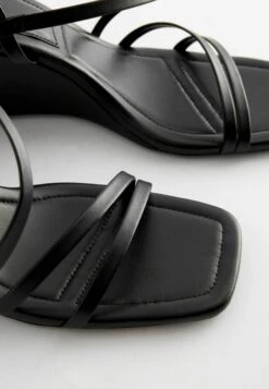 Next Forever Comfort Strappy Standard - Sandales Compensées - Black 16 Next Forever Comfort Strappy Standard - Sandales Compensées - Black -Next Soldes 99ef64c67f084dd490fb0f06f424bc21