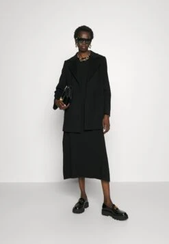 MAX & Co. Shortrun - Manteau Court - Black 10 MAX & Co. Shortrun - Manteau Court - Black -Next Soldes 9a60a221a273455b91122e2c95a1e555