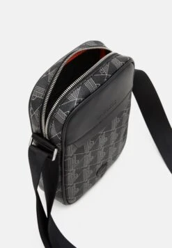 Lacoste Vertical Camera Bag Unisex - Sac Bandoulière - Noir/Gris -Next Soldes 9ae697b01ec84f6ea8939f584250e2f1