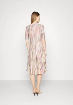 Missoni Dress - Robe Pull - Multicolor -Next Soldes 9b15a29d392146c4a3dbffa2f986176e