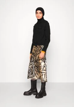 ONLY Veste En Jean - Black Denim 21 ONLY Veste En Jean - Black Denim -Next Soldes 9c7ae8b44f3349b78d36aa75325201a0