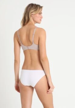 CALVIN KLEIN UNDERWEAR Plunge - Soutien-Gorge Push-Up - Grey 9 CALVIN KLEIN UNDERWEAR Plunge - Soutien-Gorge Push-Up - Grey -Next Soldes 9d381dc5334648c89d62d3b4f6c720c6