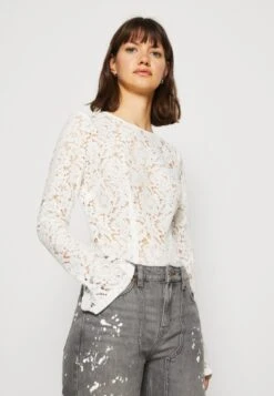 Gina Tricot T-Shirt À Manches Longues - Offwhite 11 Gina Tricot T-Shirt À Manches Longues - Offwhite -Next Soldes 9e2c89cbf4fc41bda7218003b3df502b