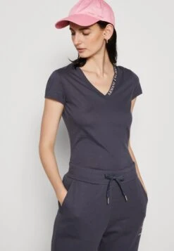 Armani Exchange T-Shirt Basique - Racing 11 Armani Exchange T-Shirt Basique - Racing -Next Soldes 9ff728016464483cb6a95448284b357c