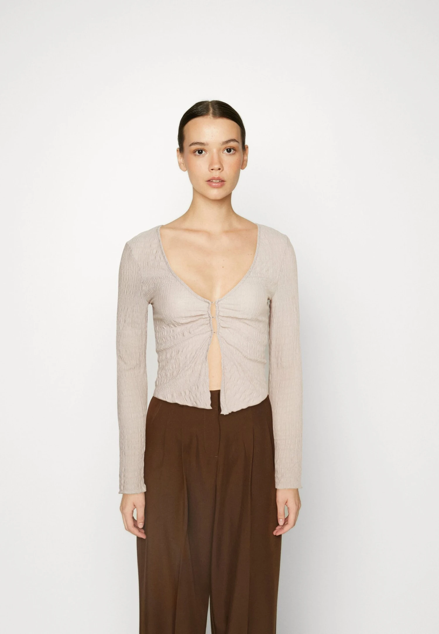 BDG Urban Outfitters Shea Textured Hook And Eye - Gilet - Cream 3 BDG Urban Outfitters Shea Textured Hook And Eye - Gilet - Cream