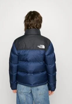 The North Face Retro Nuptse Jacket - Doudoune - Summit Navy/Black 13 The North Face Retro Nuptse Jacket - Doudoune - Summit Navy/Black -Next Soldes a0c846980685443b99fb7a2c485e6353