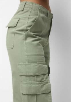 PULL & BEAR Basic With Multiple Pockets - Pantalon Cargo - Green 12 PULL & BEAR Basic With Multiple Pockets - Pantalon Cargo - Green -Next Soldes a25bf9b61de445a1a0796cd7d3436186