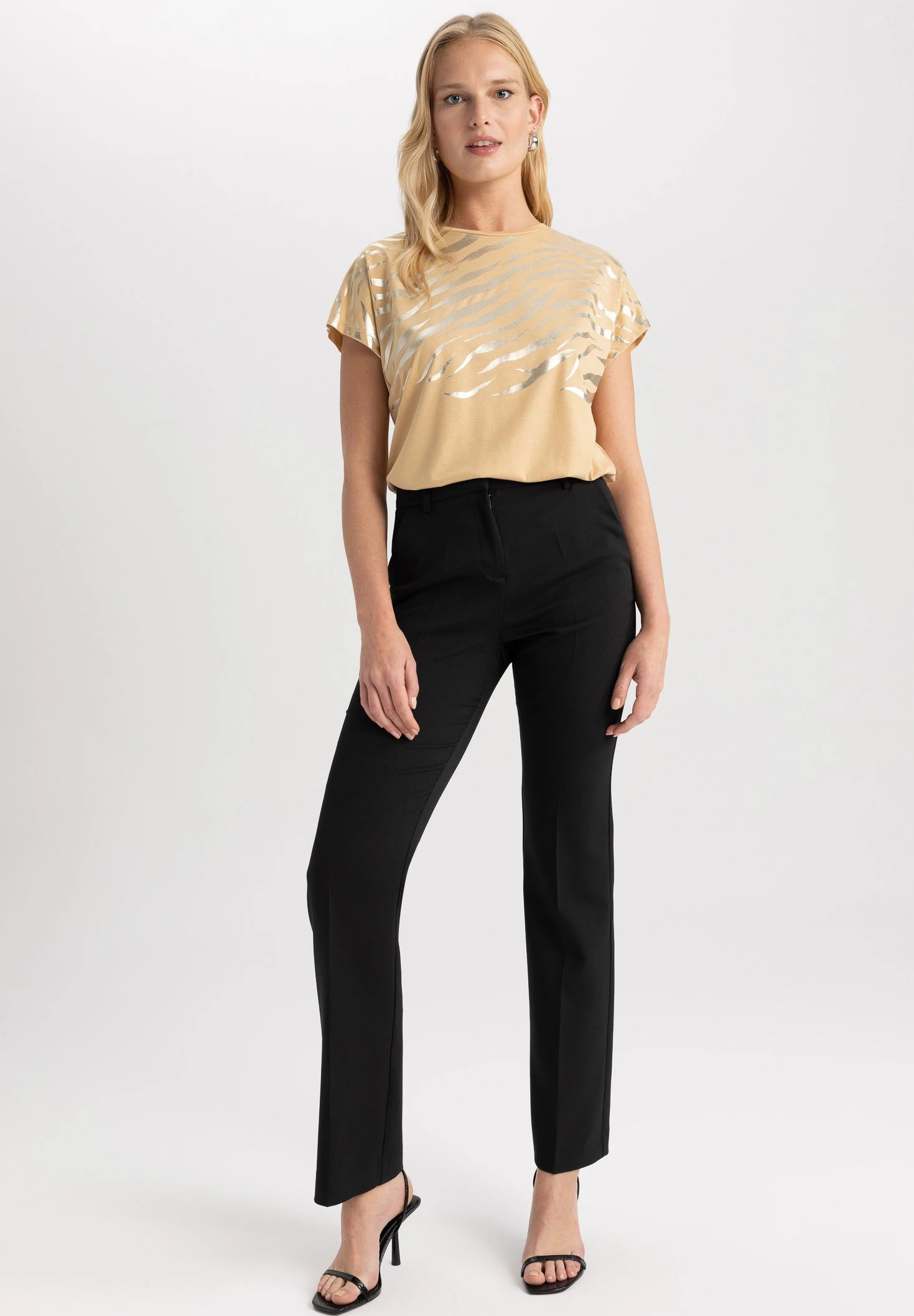 DeFacto Batwing - T-Shirt Imprimé - Beige 4 DeFacto Batwing - T-Shirt Imprimé - Beige – Image 2