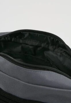 URBAN CLASSICS Chest Bag - Sac Banane - Grey 13 URBAN CLASSICS Chest Bag - Sac Banane - Grey -Next Soldes a2f3270ebd8044dd8e067e68fdb27081