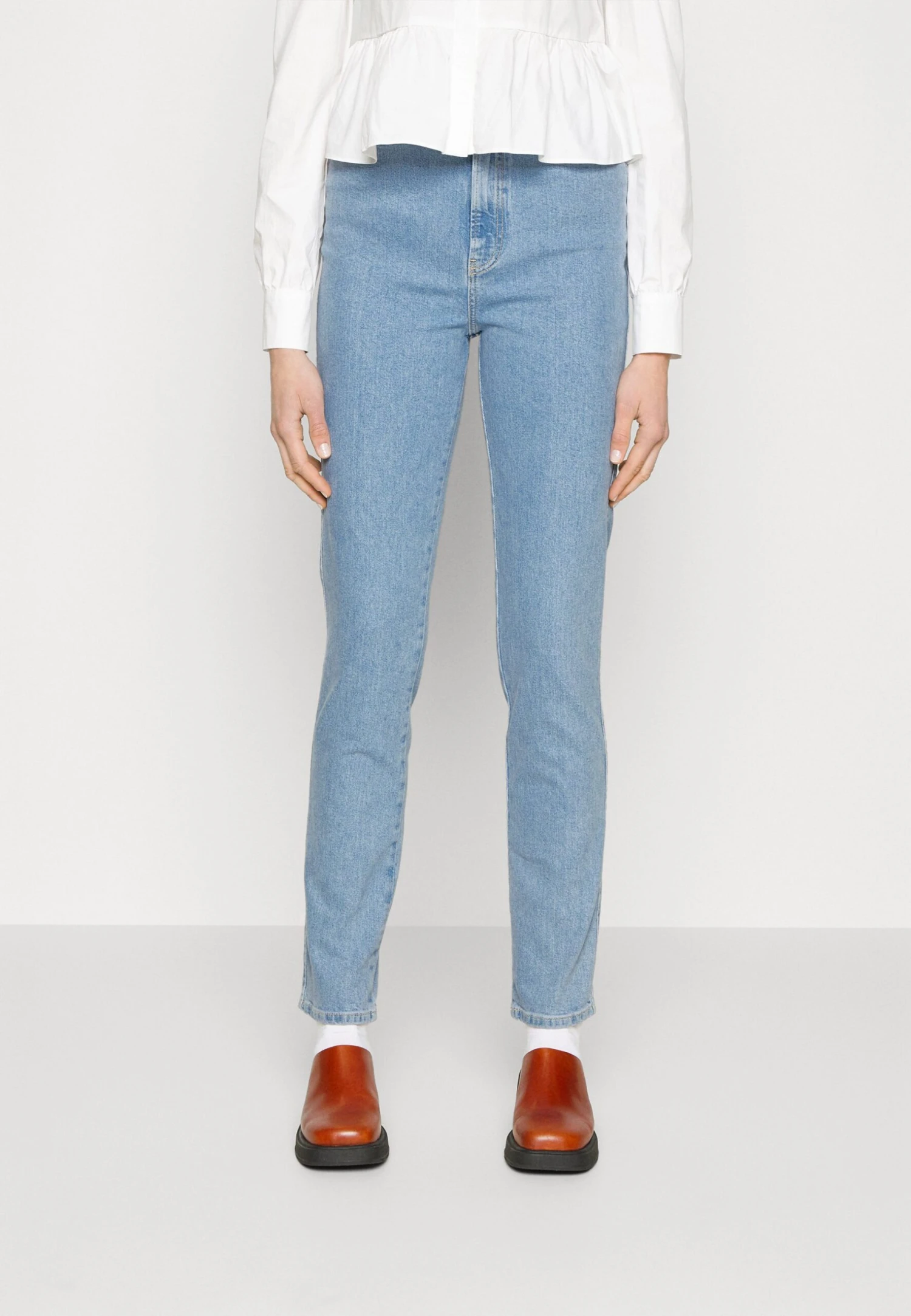 Jean Slim - Light Blue Denim 3 Jean Slim - Light Blue Denim