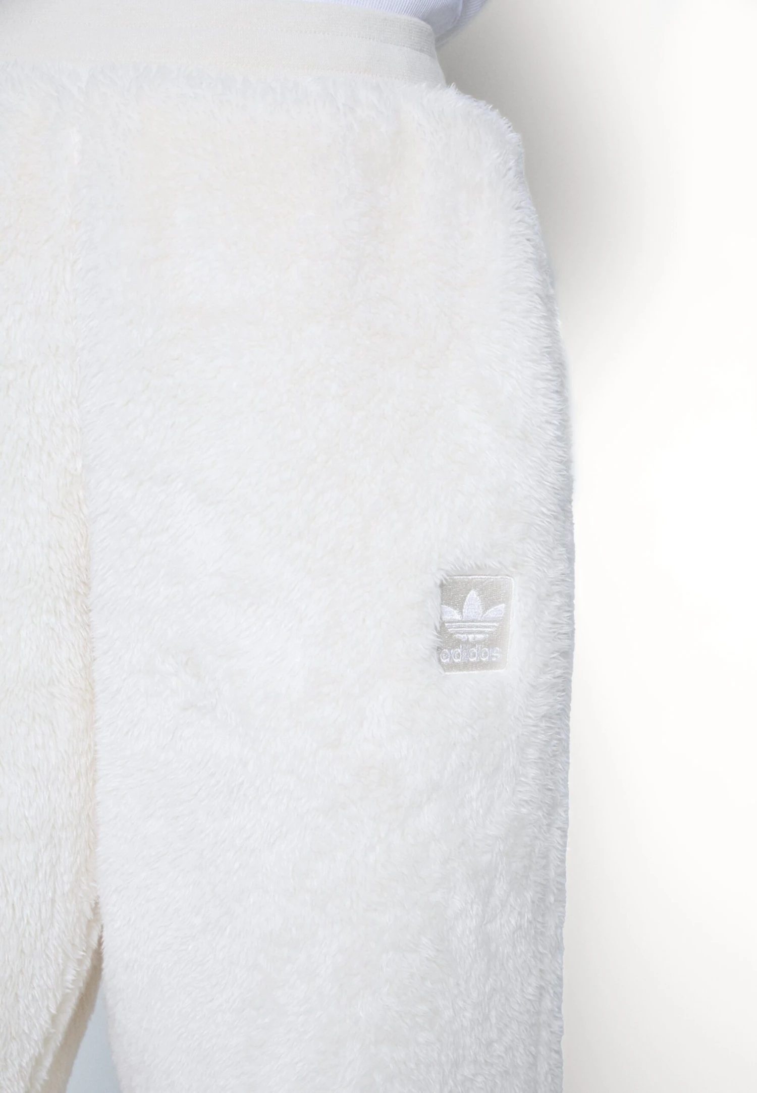 Adidas Originals Essentials Fluffy Pants - Pantalon De Survêtement - White 9 Adidas Originals Essentials Fluffy Pants - Pantalon De Survêtement - White – Image 7